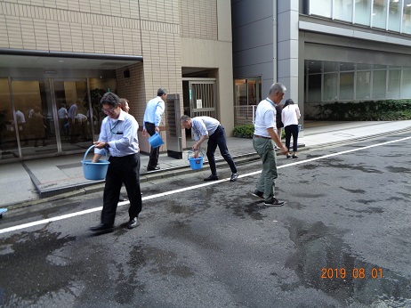 千代田区内一斉打ち水